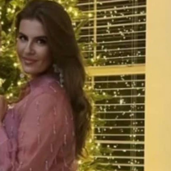 Meet your Posher, Donjeta - Picture 2 of 2